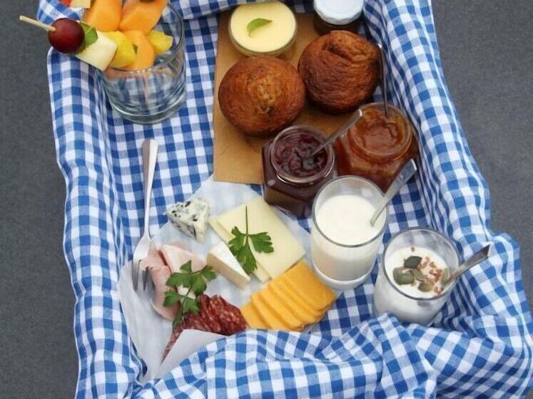 هتل Ai Aiba The Rock Painting Lodge