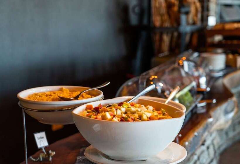 هتل Ai Aiba The Rock Painting Lodge