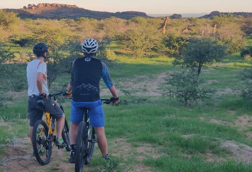 هتل Ai Aiba The Rock Painting Lodge