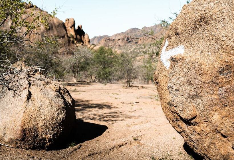 هتل Ai Aiba The Rock Painting Lodge