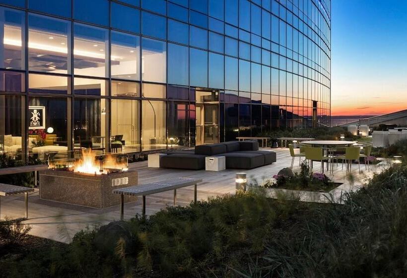 هتل Aka University City