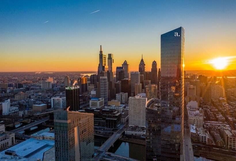 هتل Aka University City