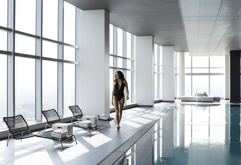 هتل Aka University City