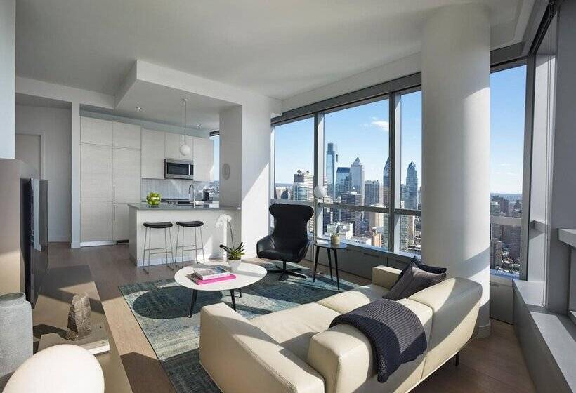 هتل Aka University City