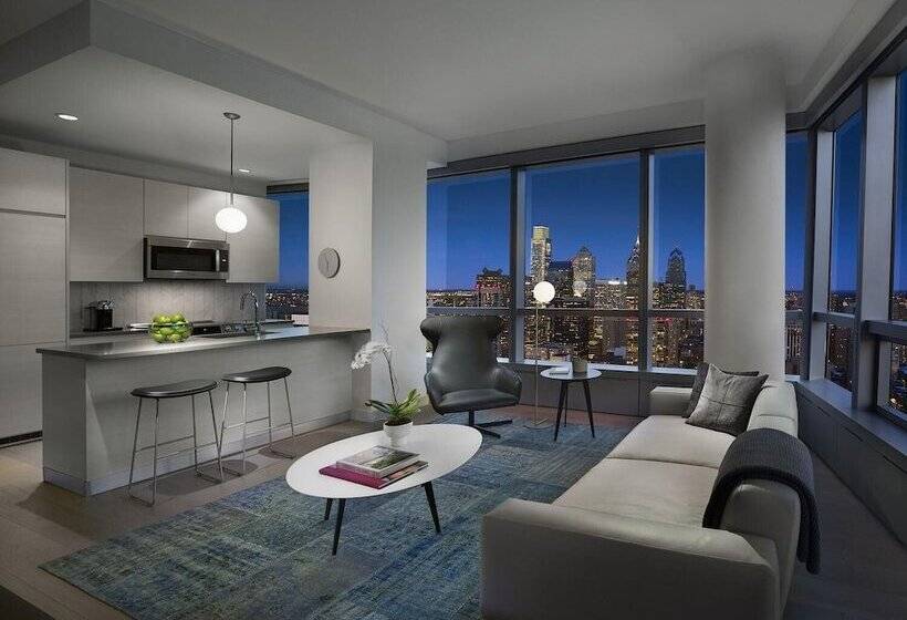 هتل Aka University City