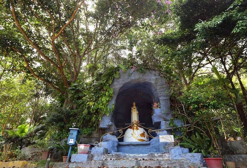 בית מלון כפרי Cassia Bintan