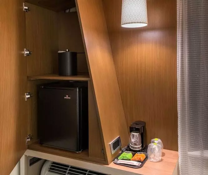 Hotelli Courtyard By Marriott Albion