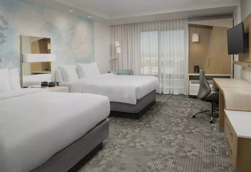 Hotelli Courtyard By Marriott Albion