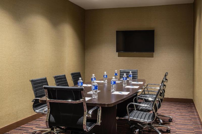 Hotel Four Points By Sheraton Grande Prairie