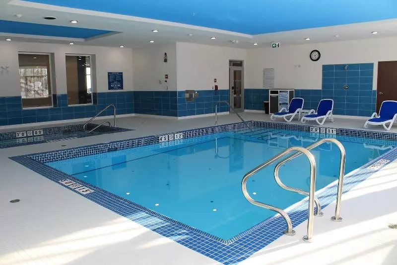 ホテル Four Points By Sheraton Grande Prairie