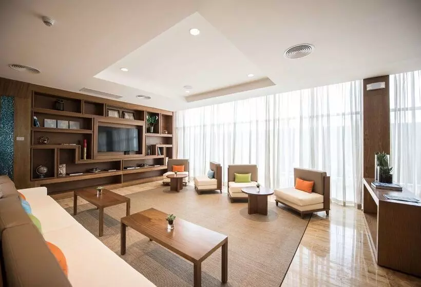 هتل Hampton By Hilton Santo Domingo Airport