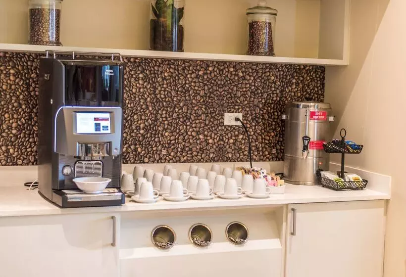 هتل Hampton By Hilton Santo Domingo Airport