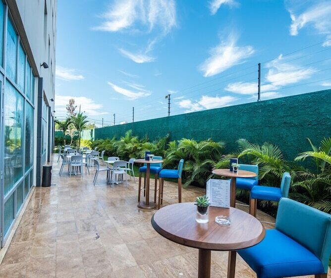 酒店 Hampton By Hilton Santo Domingo Airport