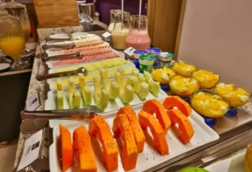 ホテル Maringá Airport