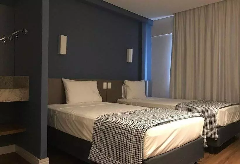 ホテル Maringá Airport