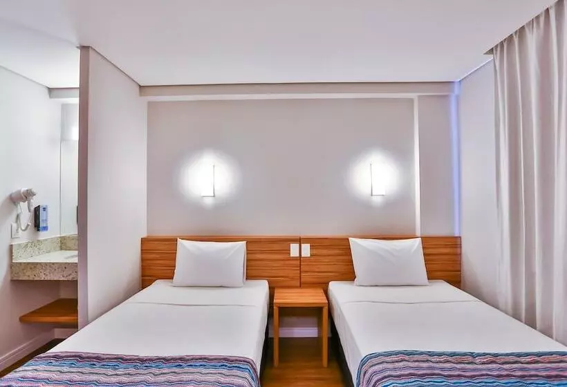 ホテル Maringá Airport