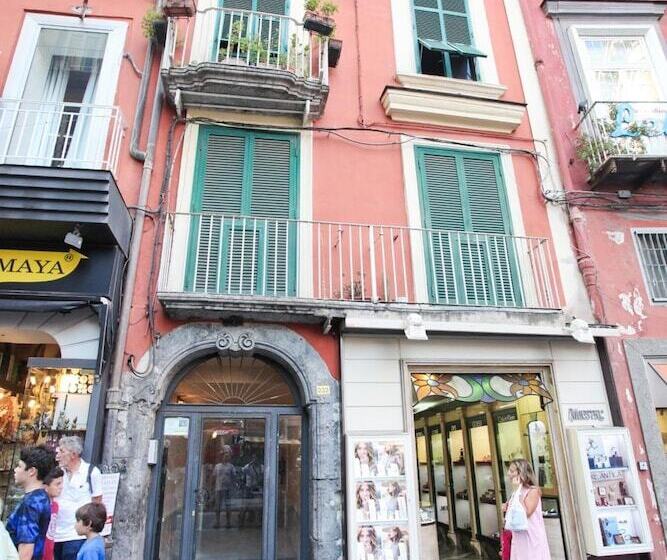 تختخواب و صبحانه Napolì Affittacamere