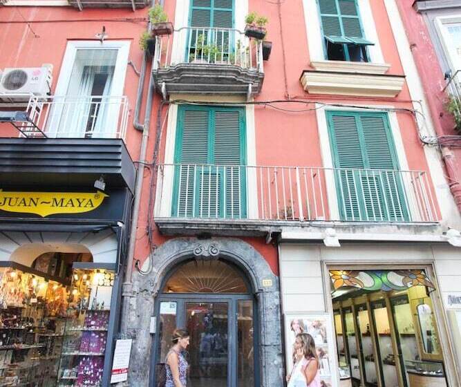 تختخواب و صبحانه Napolì Affittacamere