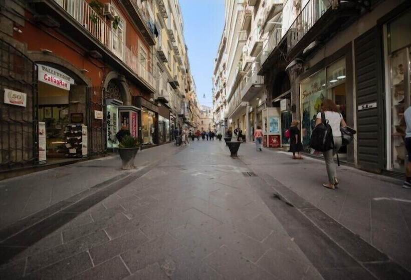 تختخواب و صبحانه Napolì Affittacamere