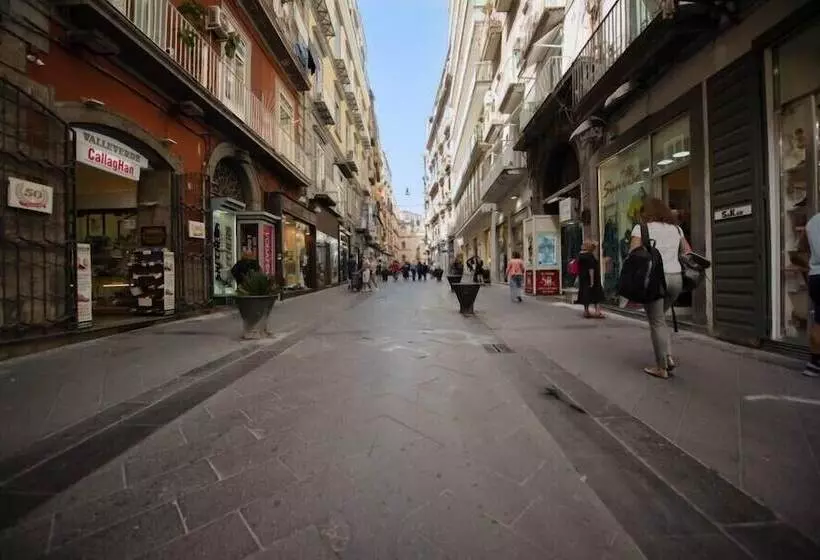 تختخواب و صبحانه Napolì Affittacamere