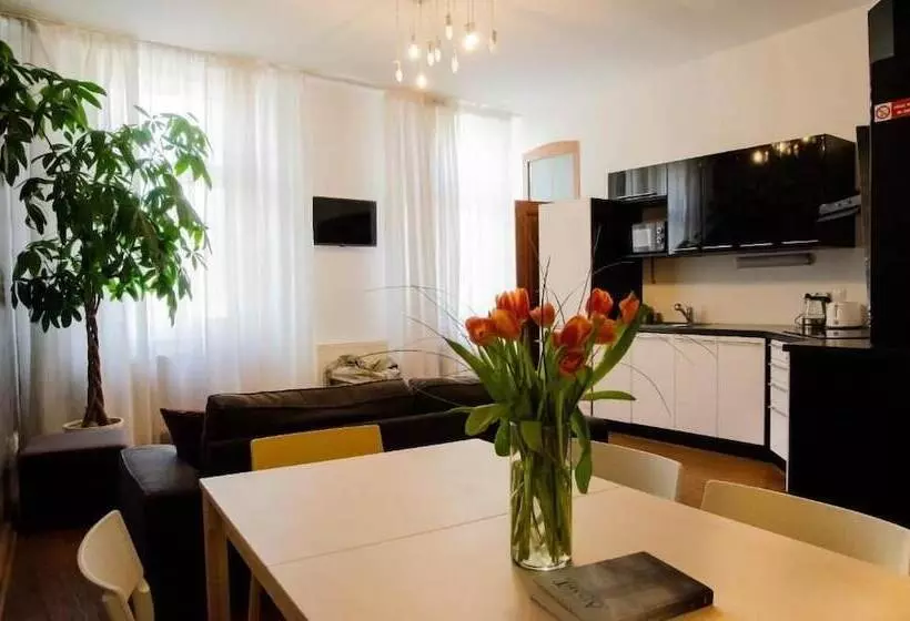 Retkeilymaja The Republic Apartments