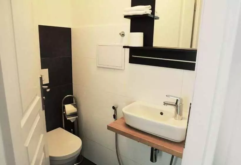 Retkeilymaja The Republic Apartments