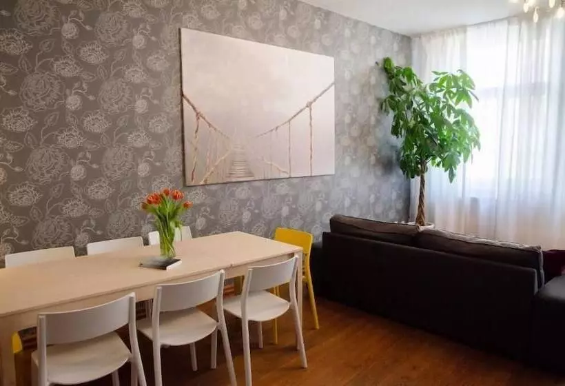 Retkeilymaja The Republic Apartments