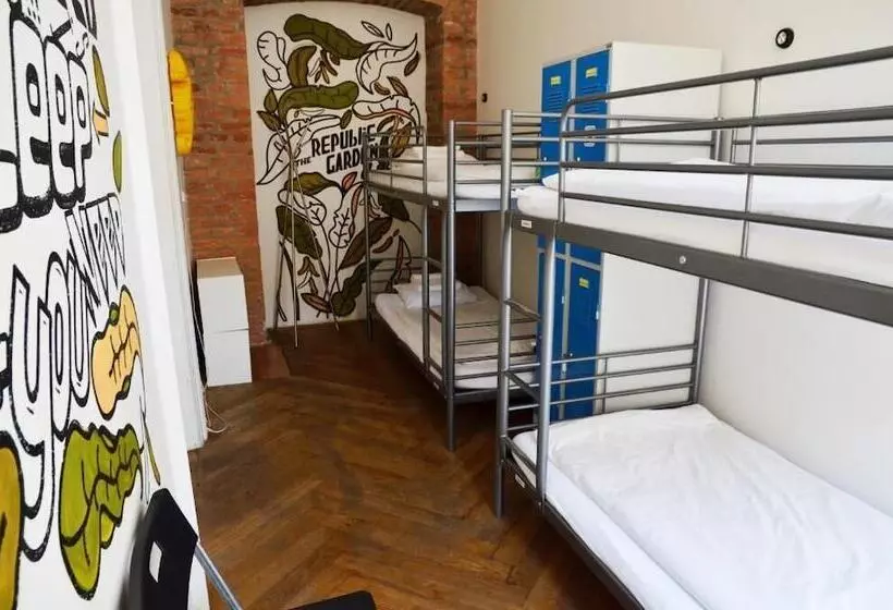 Retkeilymaja The Republic Apartments