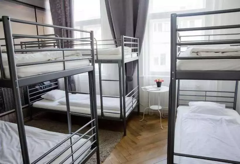 Retkeilymaja The Republic Apartments