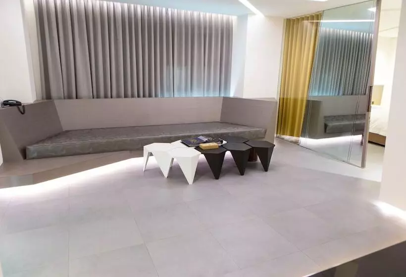 All Ur Boutique Motel   Xin Jhung Branch