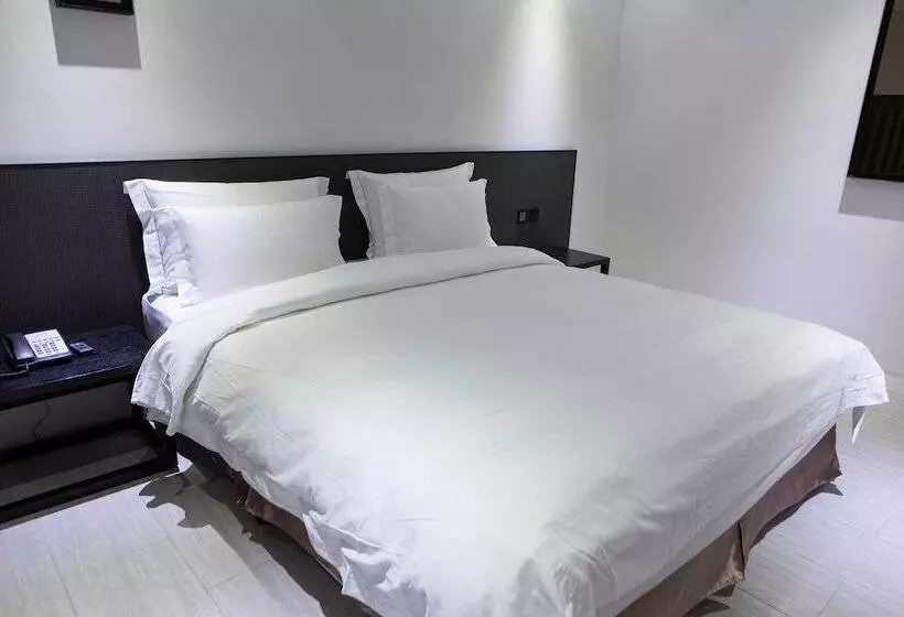 All Ur Boutique Motel   Xin Jhung Branch