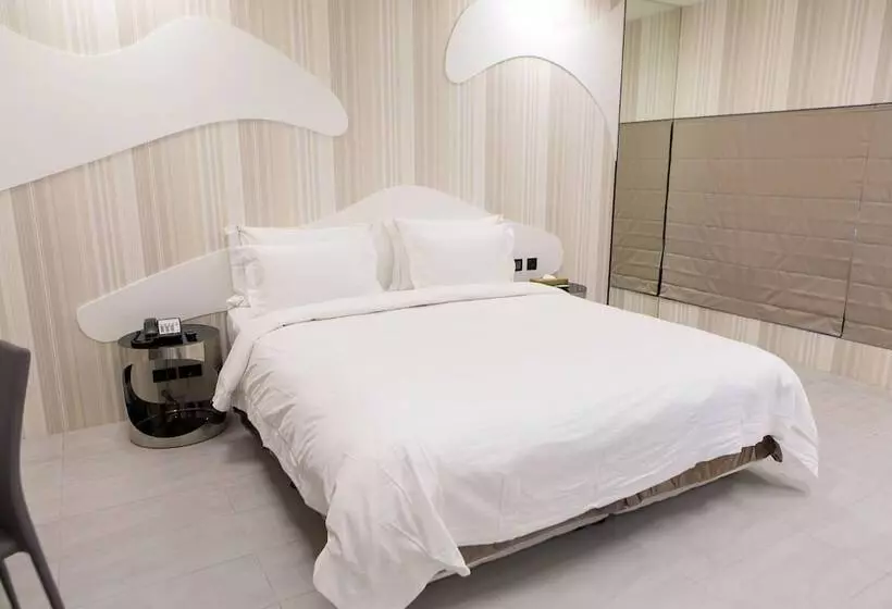 All Ur Boutique Motel   Xin Jhung Branch