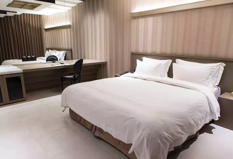 All Ur Boutique Motel   Xin Jhung Branch