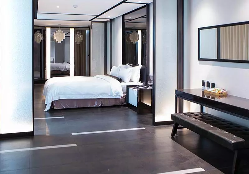 All Ur Boutique Motel   Xin Jhung Branch