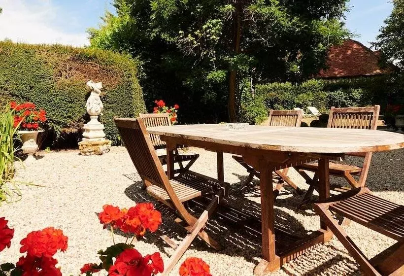 ベッドアンドブレックファースト Manoir Des Lions De Tourgeville