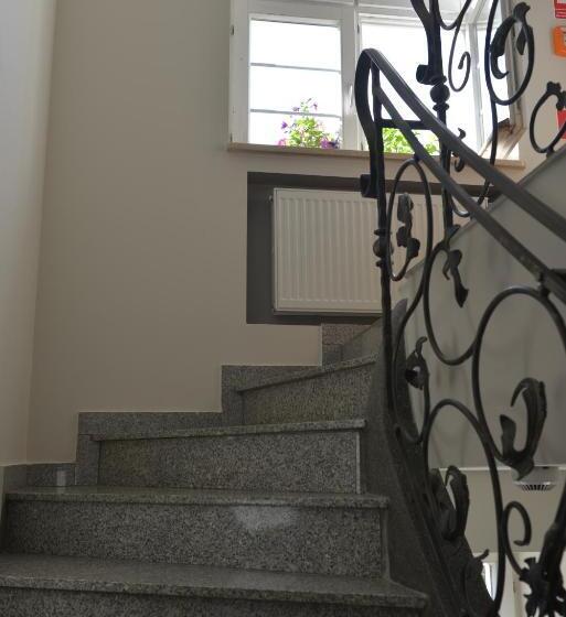 Five Point Hostel & Apartments