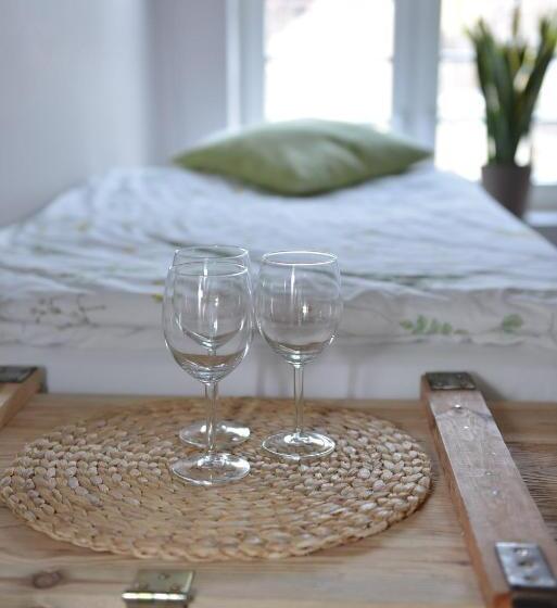 Five Point Hostel & Apartments