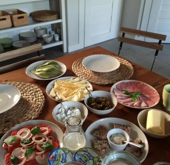 Five Point Hostel & Apartments