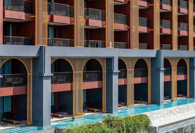 فندق Avista Grande Phuket Karon   Mgallery