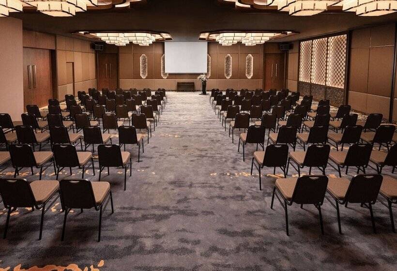 فندق Avista Grande Phuket Karon   Mgallery