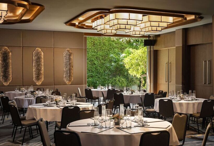 فندق Avista Grande Phuket Karon   Mgallery