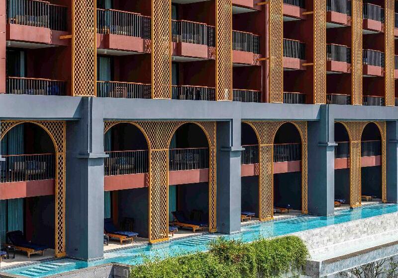فندق Avista Grande Phuket Karon   Mgallery