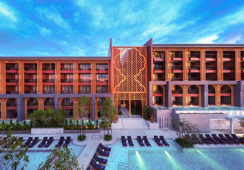 فندق Avista Grande Phuket Karon   Mgallery