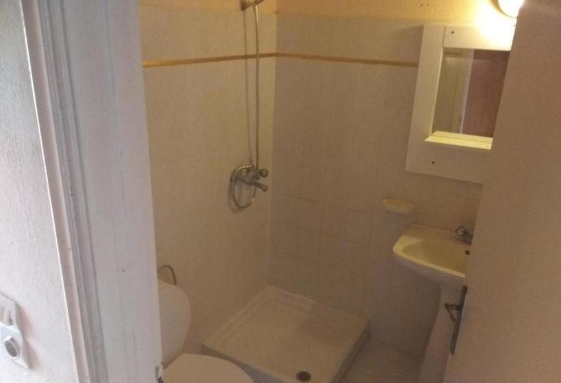 בית מלון כפרי Jack's Apartments