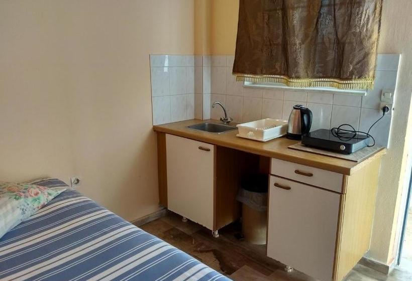 בית מלון כפרי Jack's Apartments