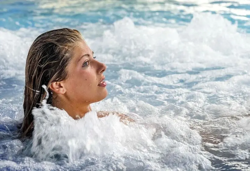 ホテル Medina Les Quatre Saisons Aqua Park Resort & Thalasso Djerba