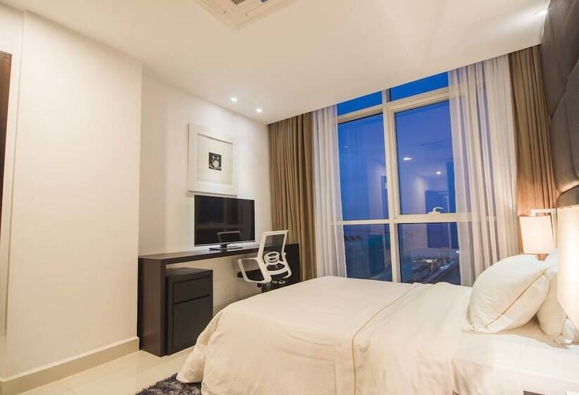 ホテル Platinum One Suites