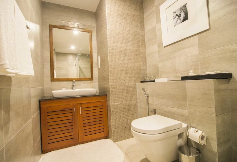 ホテル Platinum One Suites