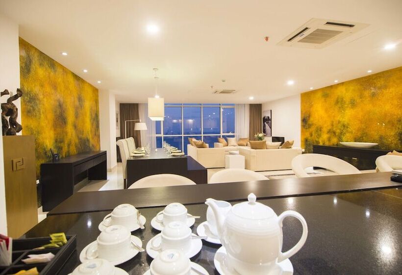 ホテル Platinum One Suites