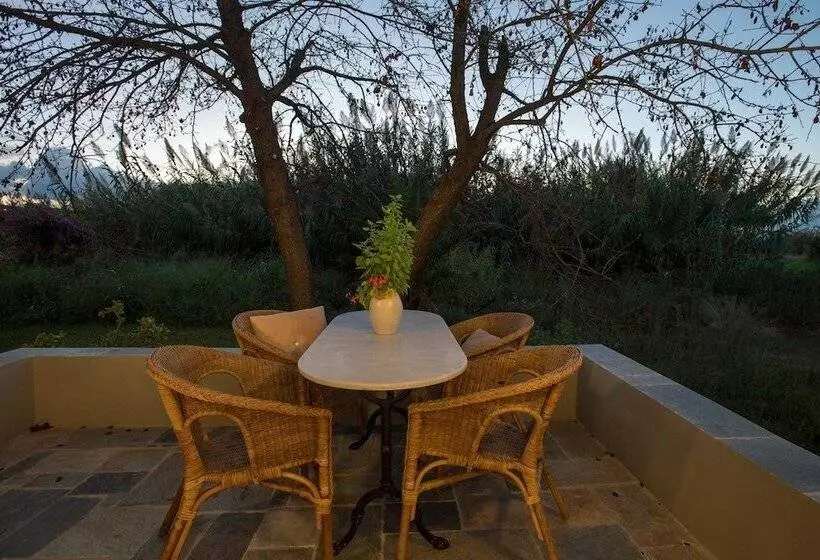 ホテル Proimos Apartments